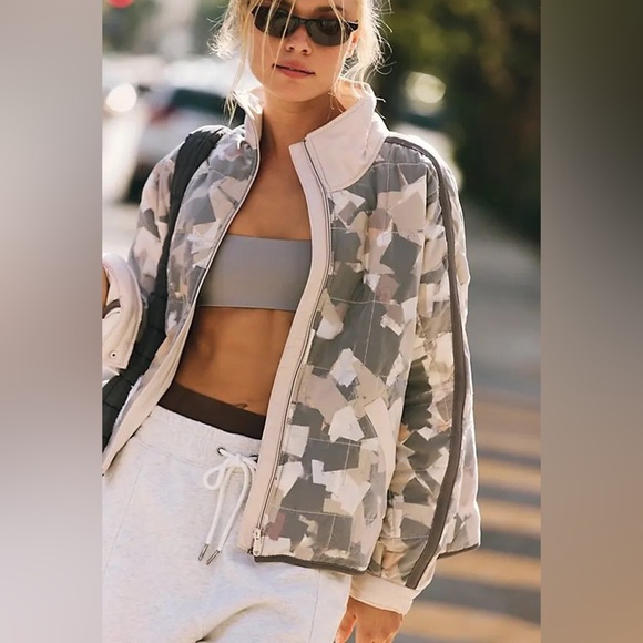 New! FP Movement Free People Care FP Fab Scrap Pippa Packable Puffer 2404 - Picture 3 of 14